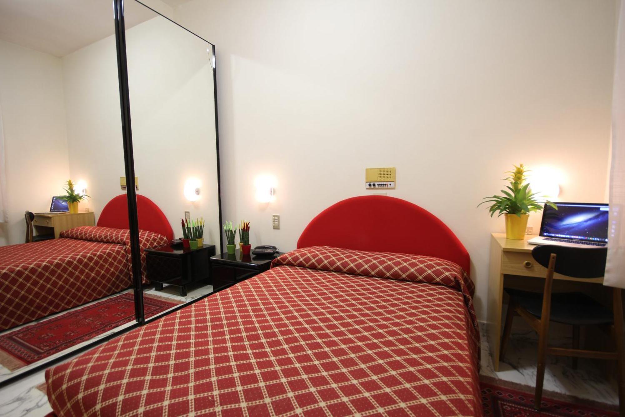 Hotel Villa Luca К'янчіано-Терме Номер фото